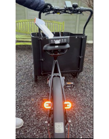 https://www.kidscab.be/11774-home_default/kidscab-turn-signal-for-cargo-bikes.jpg