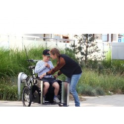 Nihola Rehab bakfiets voor gehandicapt elektrisch